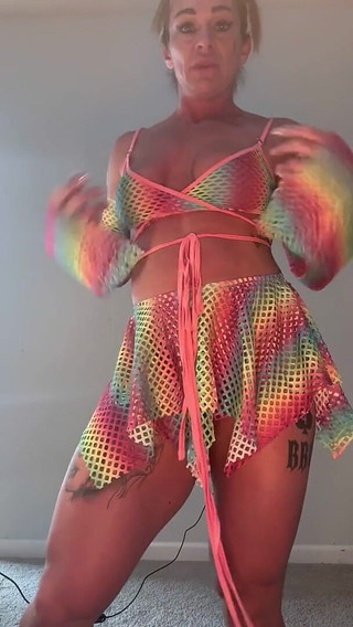 Tantalizing Try on with Simone Steele