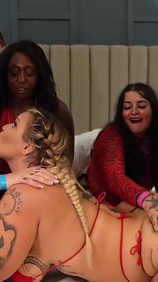 PAWG Gets a Girl Gangbang