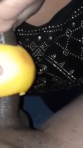 Bbbwbootyful giving BBC Nata4sex blowjob with grapefruit