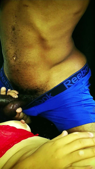 Al-bi-no Midg-et, En-wrapped in Crim-son, a-kin to a Fest-ive Bow!